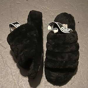 UGG-Fluff sandal size 8 great preowned condition